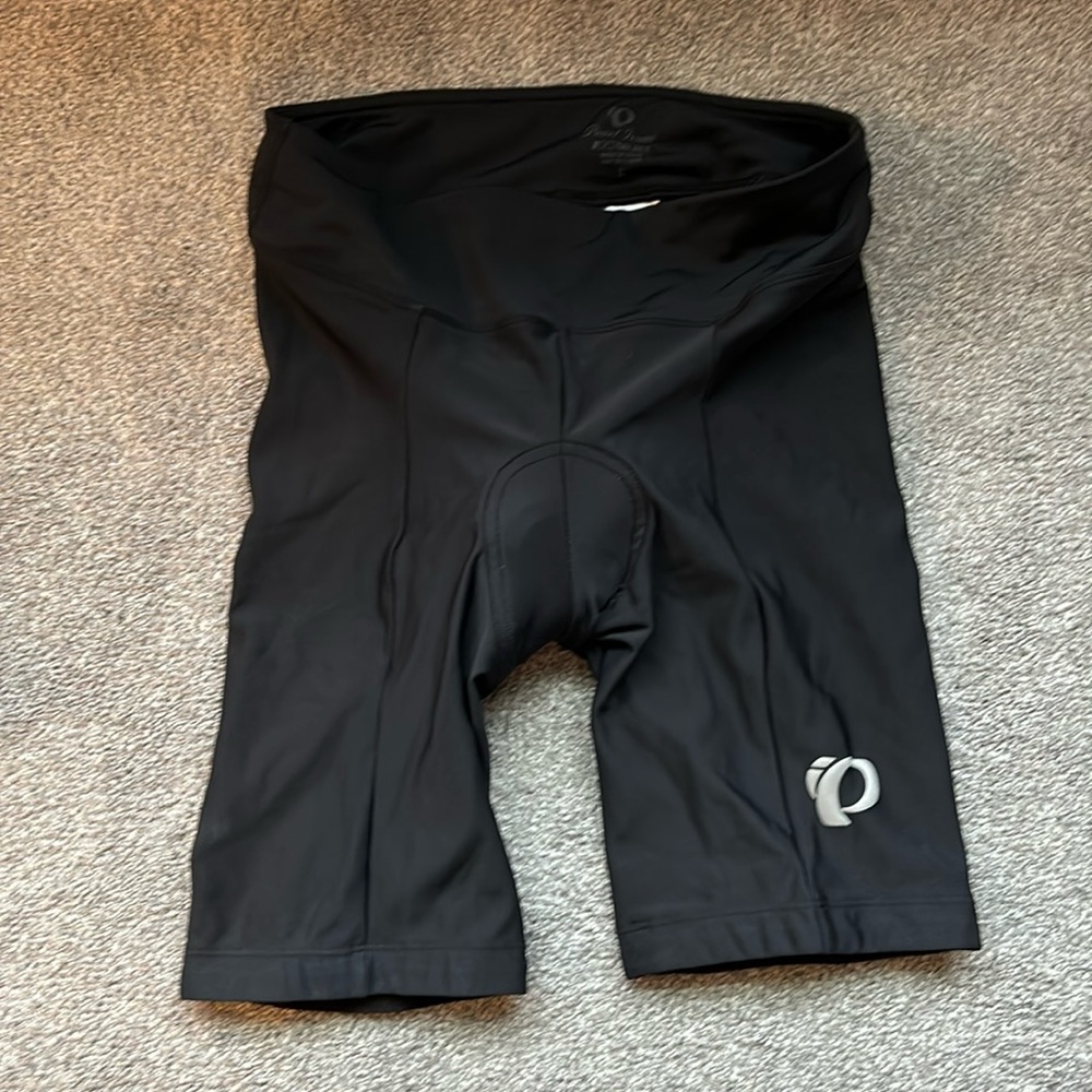 Pearl Izumi women’s bike shorts - 9” inseam